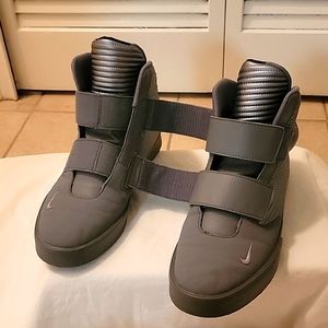 Nike Flystepper 2K3 men's gray high top sneaker.